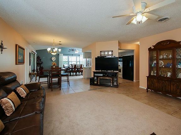 3rd image of 7039 Spinnaker Blvd