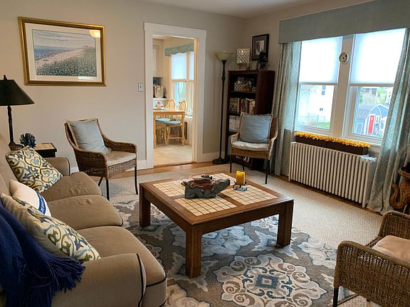 2nd image of 196 Wolcott Ave #2