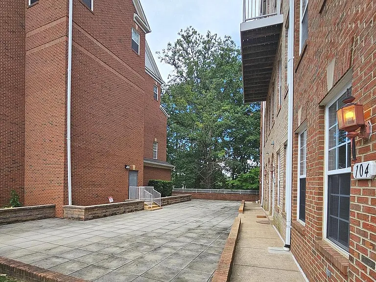 2665 Manhattan Pl #104 — Photo 33