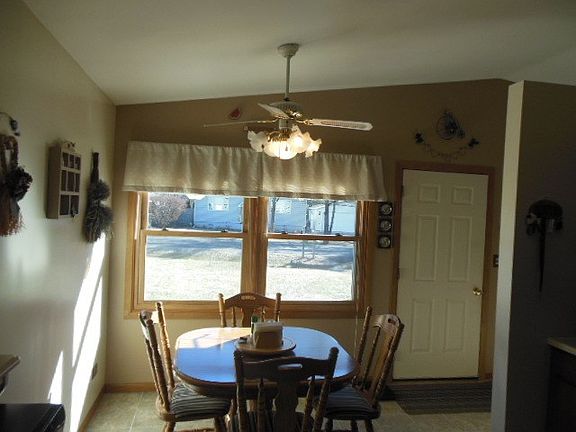 5th image of 1510 N Lake Shore Dr