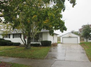 2417 S 18th St, Manitowoc, WI 54220