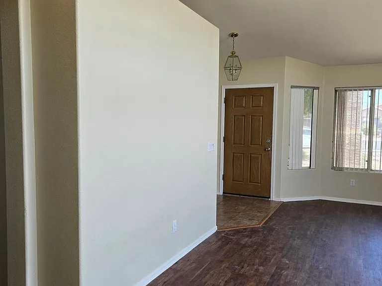 12160 N 83rd Dr — Photo 2