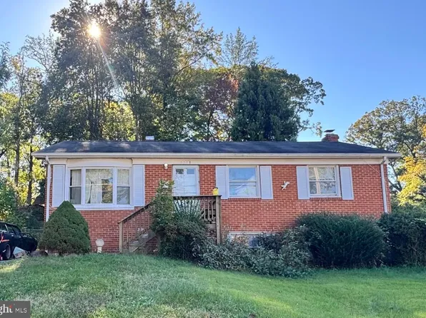 2308 W Longview Dr, Woodbridge, VA 22191