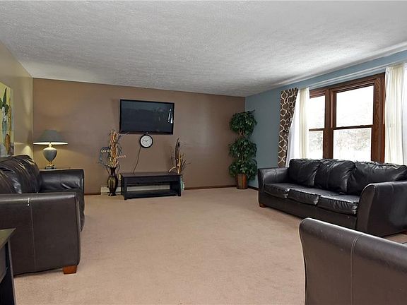 5th image of 1614 Monter Ave