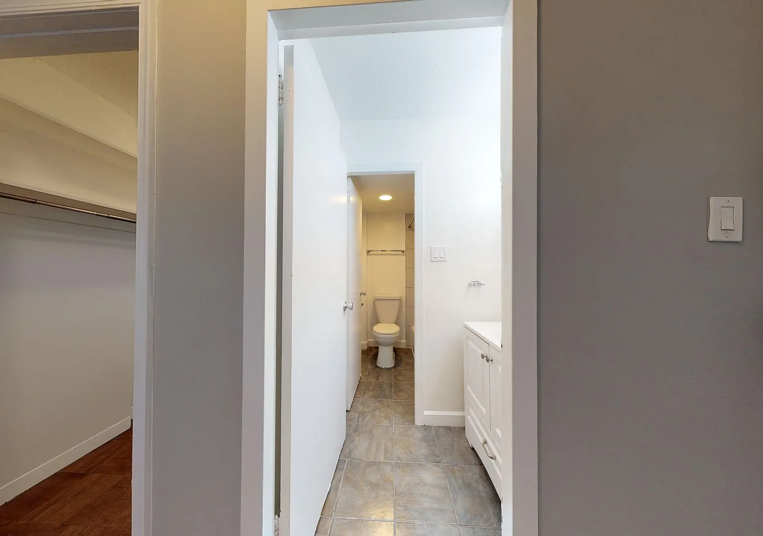 West End Studio Apartment for Rent- All Utilties Included, Updated Appliances, Roof Deck, Pool, F... — Photo 4