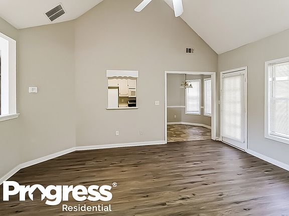 5th image of 1310 Vine Cir