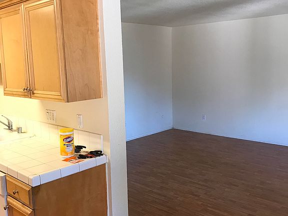 4th image of 2041 E Grand Ave Unit 8