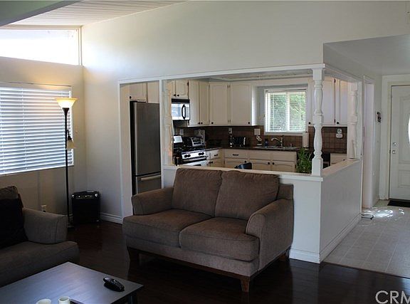 5th image of 1359 N Fenimore Ave