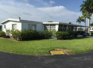 293 Shoreland Dr, Fort Myers, FL 33905