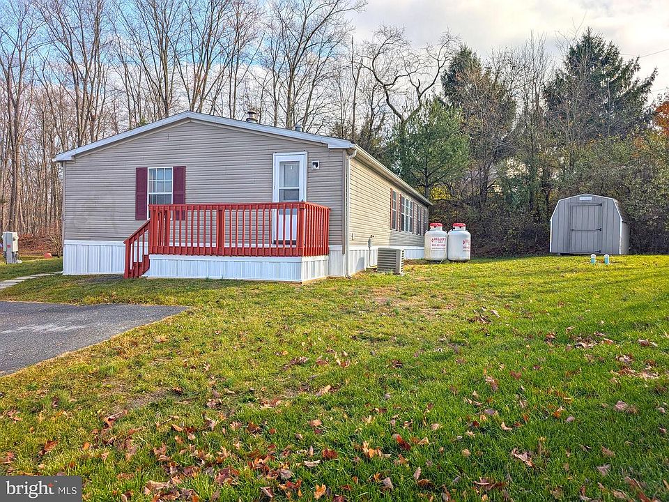 1st image of 48 Meadowview Dr