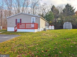 48 Meadowview Dr, New Bloomfield, PA 17068