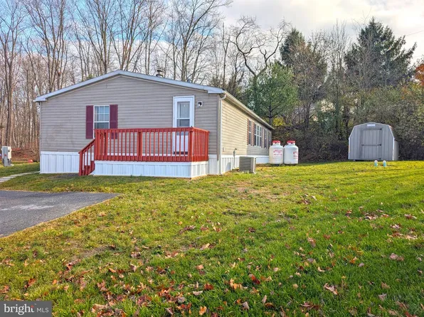 48 Meadowview Dr, New Bloomfield, PA 17068