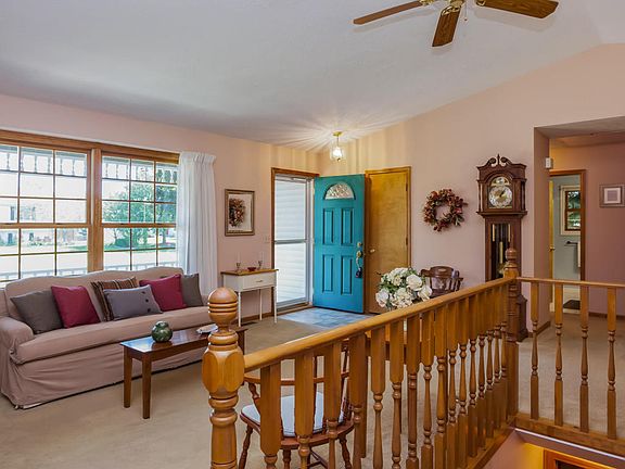5th image of 11455 Hunters Meadow Dr