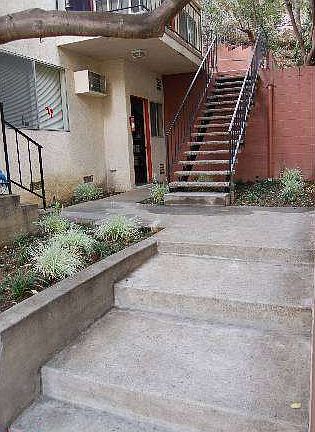 4th image of 900 Tularosa Dr APT 1