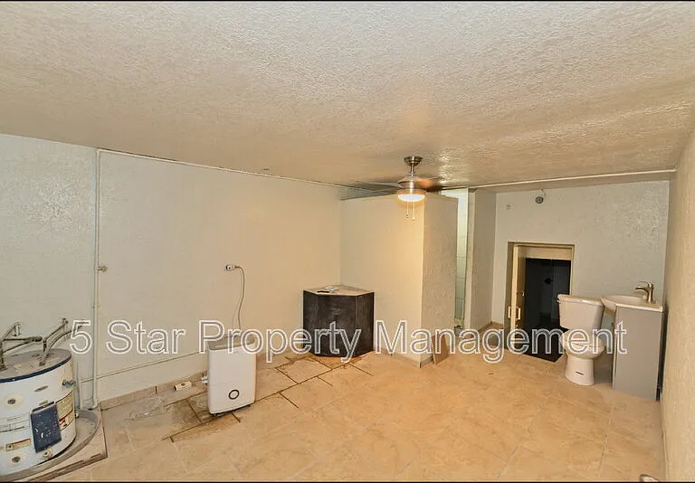 3030 Aurora Ave — Photo 45