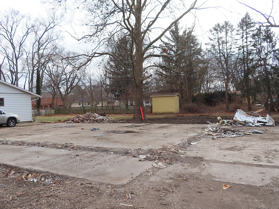 2nd image of 1901 W Kirby Ave
