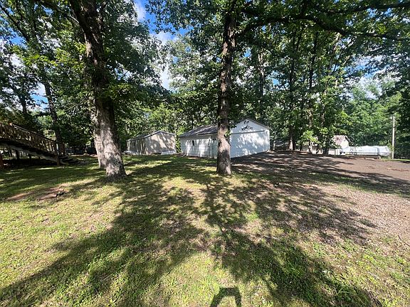 4th image of 395 Arrowhead Dr