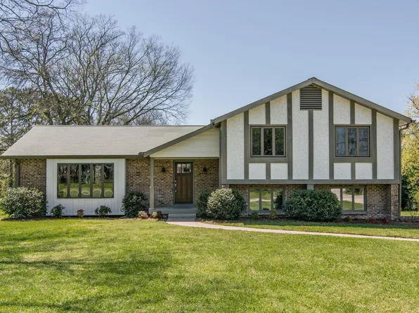 212 Montchanin Rd, Old Hickory, TN 37138