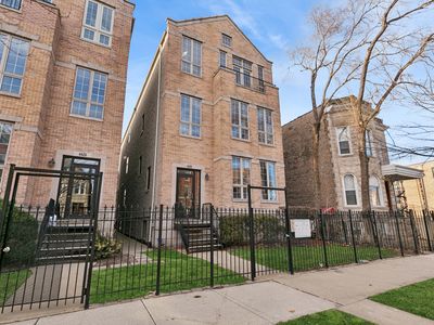 4426 S Calumet Ave APT 3, Chicago, IL, 60653