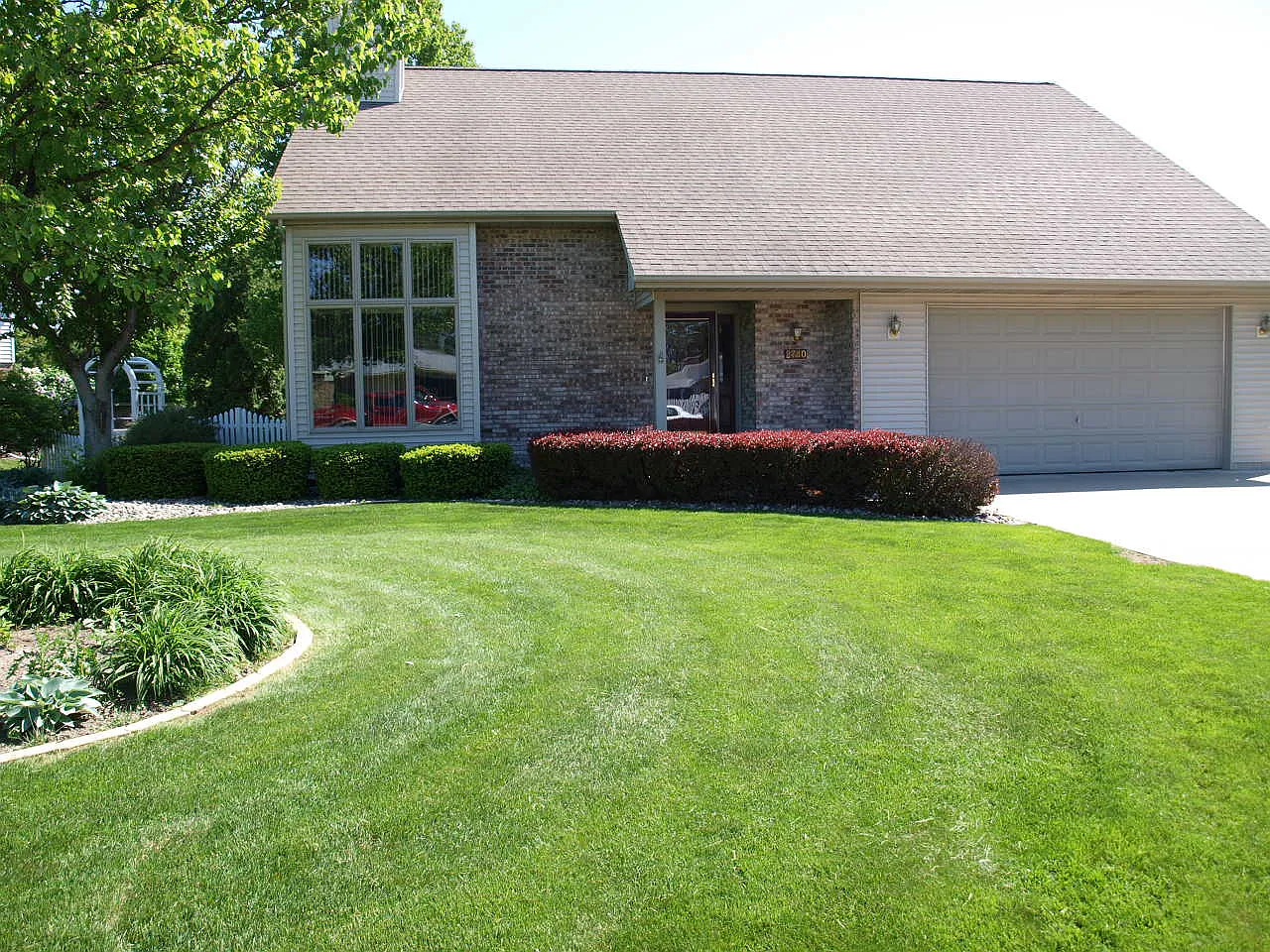 2780 Oak Dr photo 1