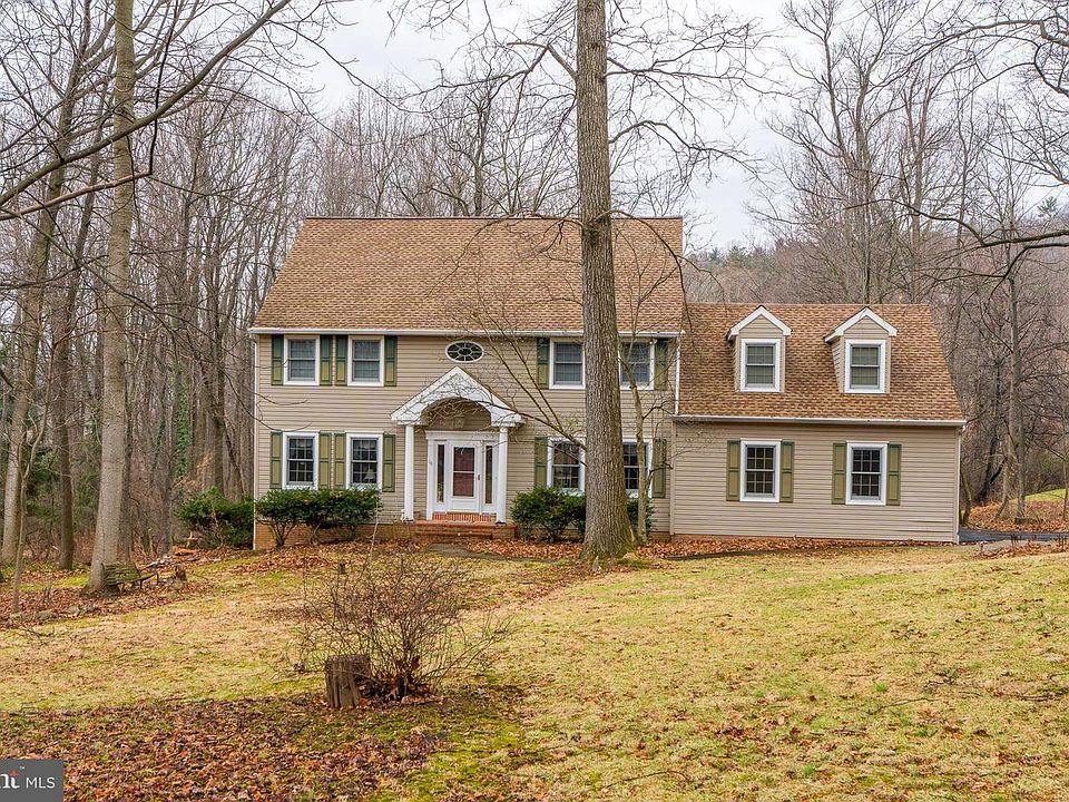 1st image of 16 Wild Forest Dr