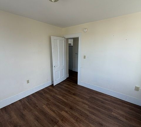 4th image of 18 Gove St #3