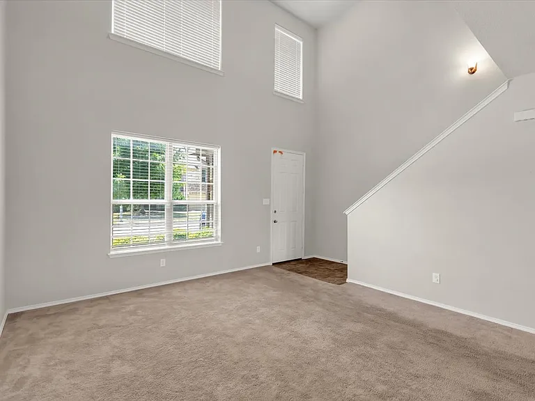 4260 Aldridge Ln — Photo 12