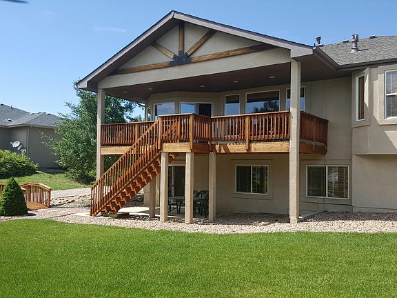 Back Covered Deck w/Footbrdg