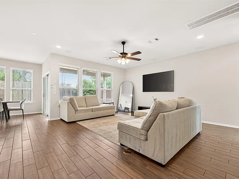 5134 Aedan Oak St — Photo 8