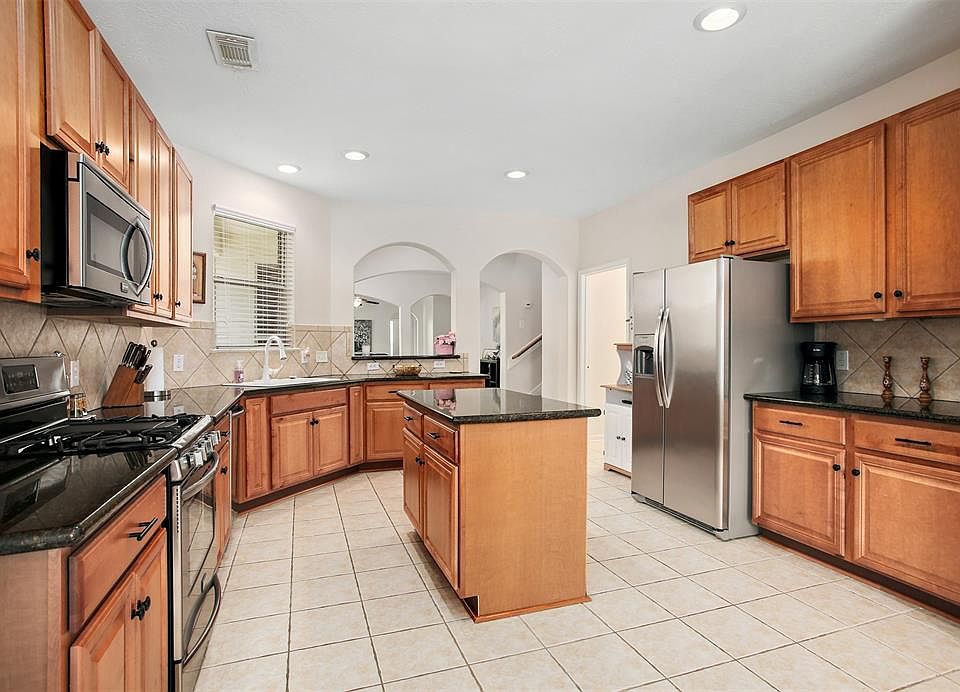 1st image of 307 Glade Bridge Ln