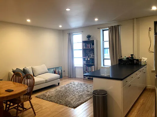 Rented by Level Group | media 1