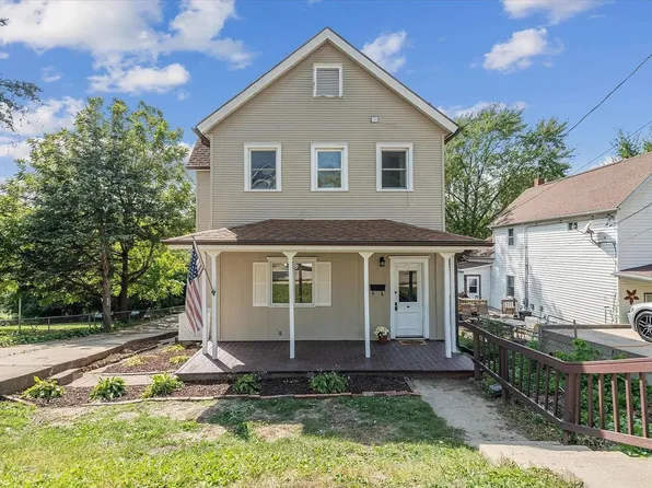 1735 Wood St, Dubuque, IA 52001