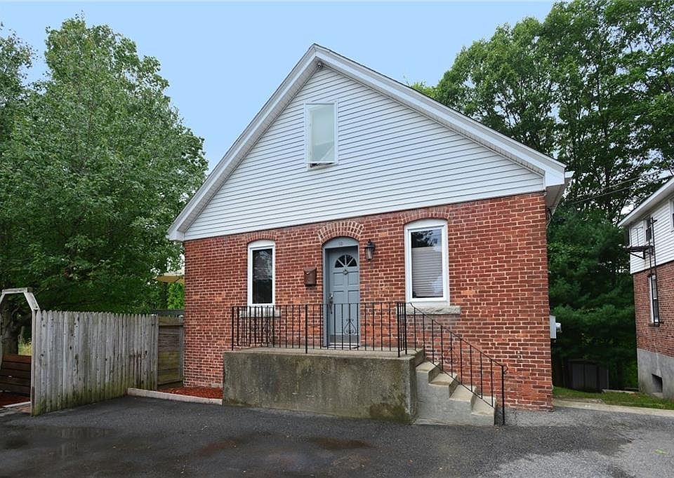 1st image of 10 Mainella St