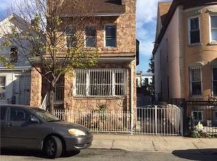 55 Highland Pl, Brooklyn, NY 11208