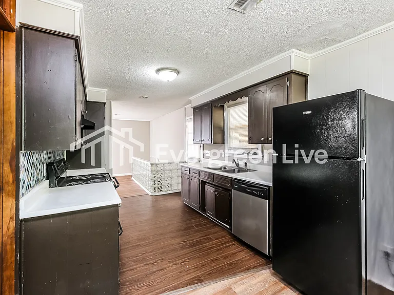 943 Mike Cir — Photo 6