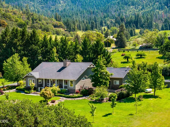 931 Hogan Rd, Applegate, OR 97530