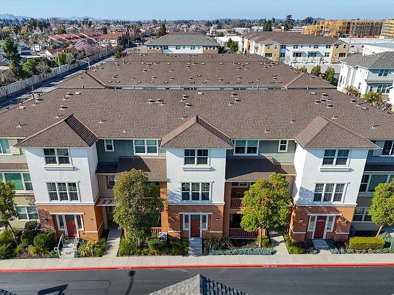 5569 Azalea Way — Photo 2