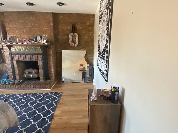 4th image of 3192 N Milwaukee Ave #2F