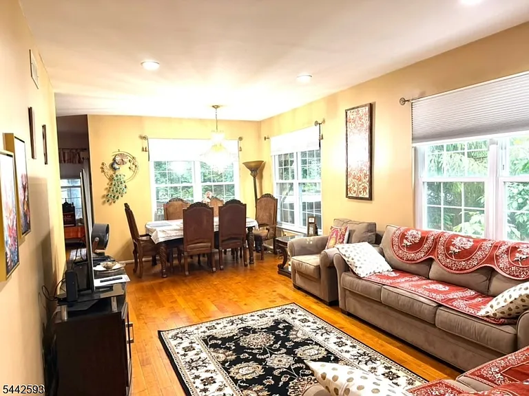 178 Crown Point Rd — Photo 1