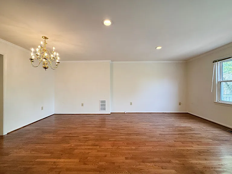 10240 Arizona Cir — Photo 4