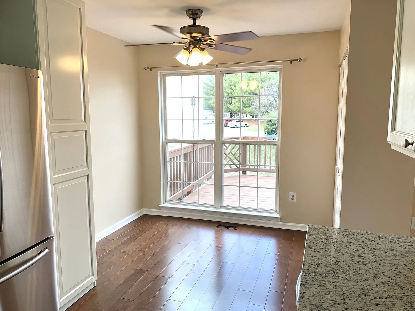 Beautiful 3bd 2.5bth Townhouse In Sought After Reisterstown! — Photo 2