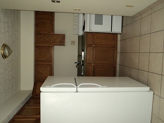 2nd image of 2226 Webster Canyon