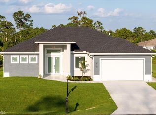 418 Louis Ave, Lehigh Acres, FL 33972