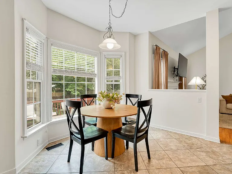 607 Green Garden Cir — Photo 14
