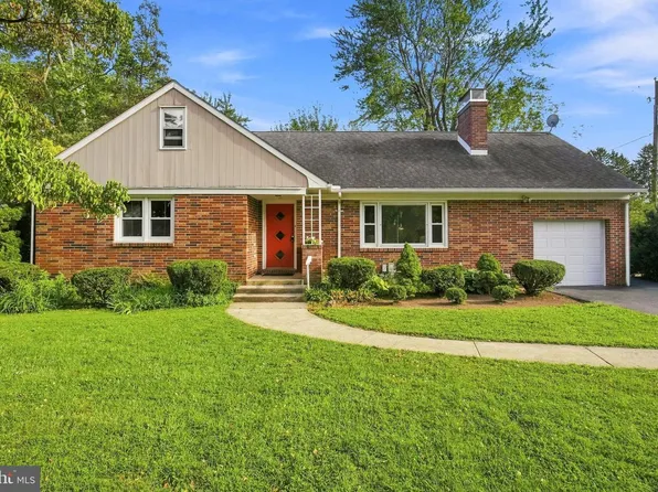 332 Ruth Ridge Dr, Lancaster, PA 17601