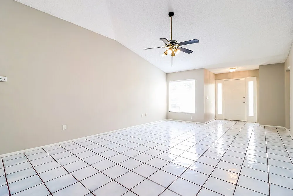 3 bed, 2.0 bath, 1449 sqft, $3,440 — Photo 3