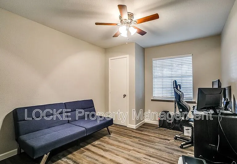 512 Stallion Ln — Photo 11
