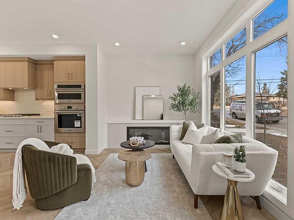 2nd image of 3107 E 42nd St SW