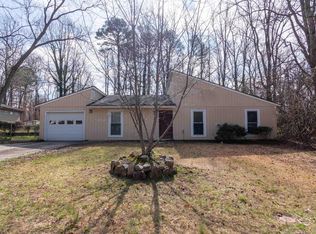 25 Oak Glen Dr, Greenville, SC 29607