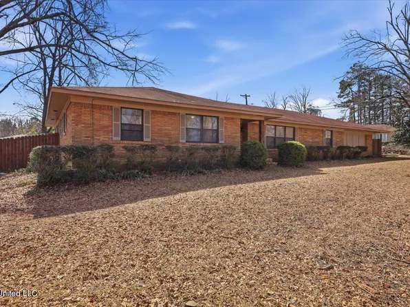 621 Middleton Rd, Winona, MS 38967